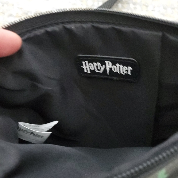 Harry Potter Slytherin  Loungefly Crossbody Bag. - Picture 6 of 9